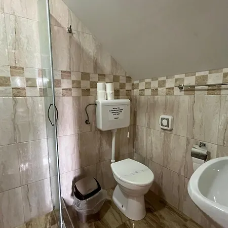 Fruskogorska Lugarnica * Mala Remeta